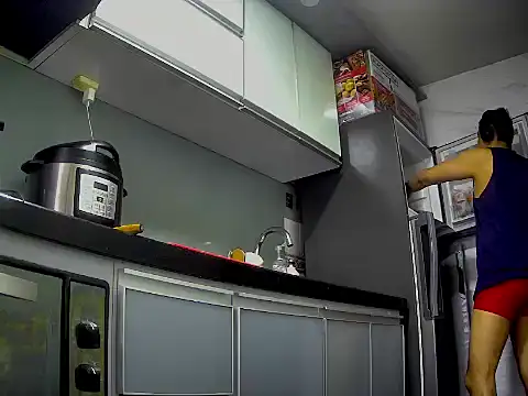 Snapshot of jhacks28 chatting on 12-17-25, 10:16 jhacks28 online show from 12-17-25, 10:16