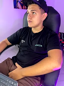 Snapshot of Dunkan_Kravitz chatting on 11-26-25, 10:11 Dunkan Kravitz online show from 11-26-25, 10:11