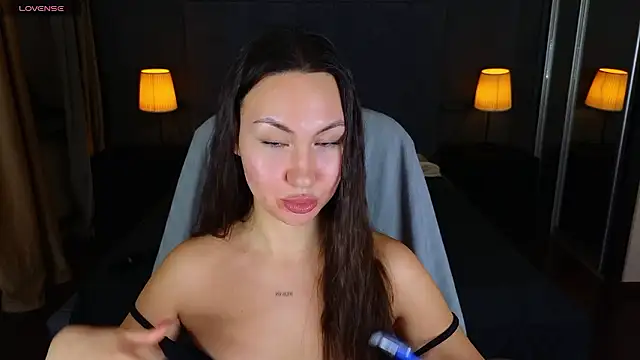 GIGI BENNET online show from 12-02-24, 06:43