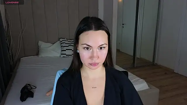 GIGI BENNET online show from 12-06-24, 05:11