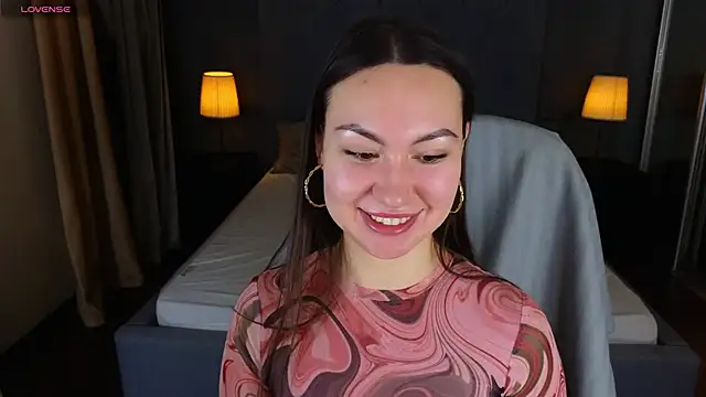 GIGI BENNET online show from 12-19-24, 08:23