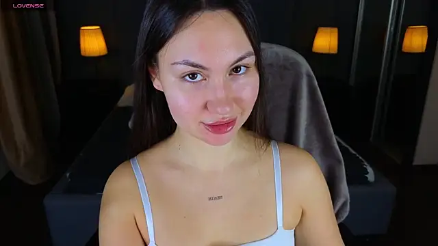GIGI BENNET online show from 12-20-24, 05:25