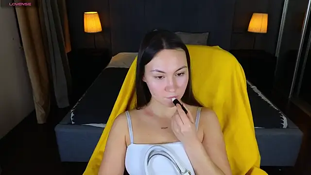 GIGI BENNET online show from 12-22-24, 08:38