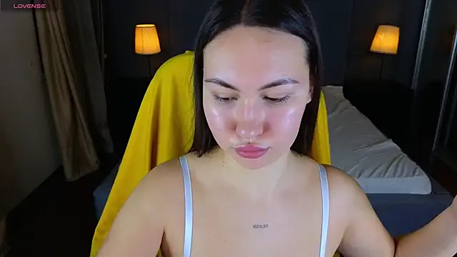 GIGI BENNET online show from 12-26-24, 05:47