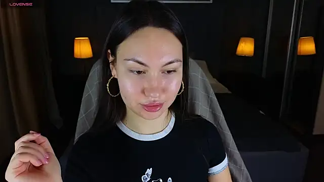 GIGI BENNET online show from 12-29-24, 05:31