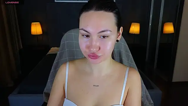 GIGI BENNET online show from 01-04-25, 05:27