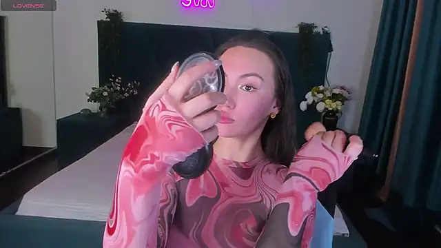 GIGI BENNET online show from 01-19-25, 03:53