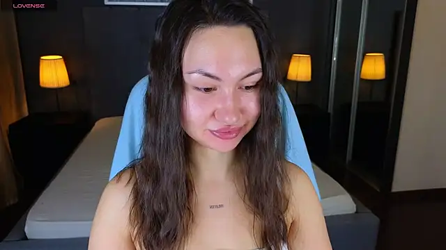 GIGI BENNET online show from 01-27-25, 05:36