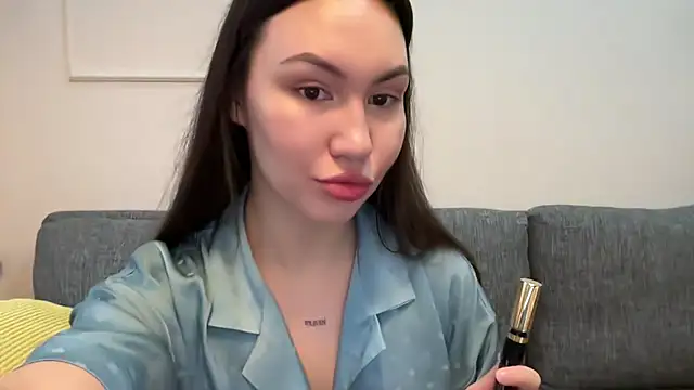 GIGI BENNET online show from 03-04-25, 08:02