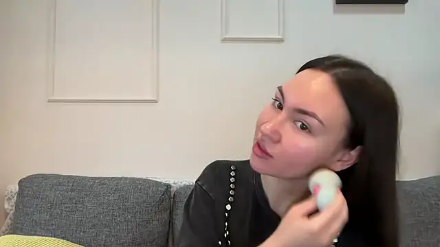GIGI BENNET online show from 03-08-25, 05:07