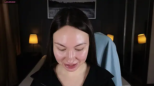 GIGI BENNET online show from 03-11-25, 05:16