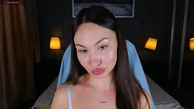 GIGI BENNET online show from 03-11-25, 08:52