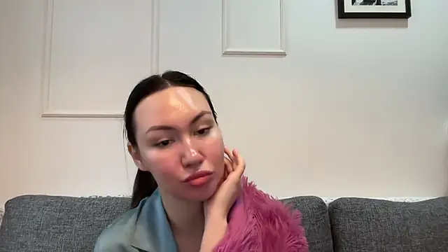 GIGI BENNET online show from 03-16-25, 08:10