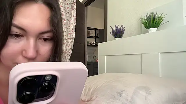 GIGI BENNET online show from 09-25-25, 05:55