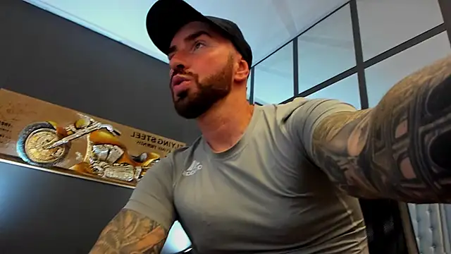 AronGrant online show from 10-14-25, 10:27