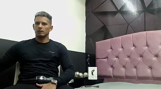 Chris Dick23 online show from 12-27-24, 04:04