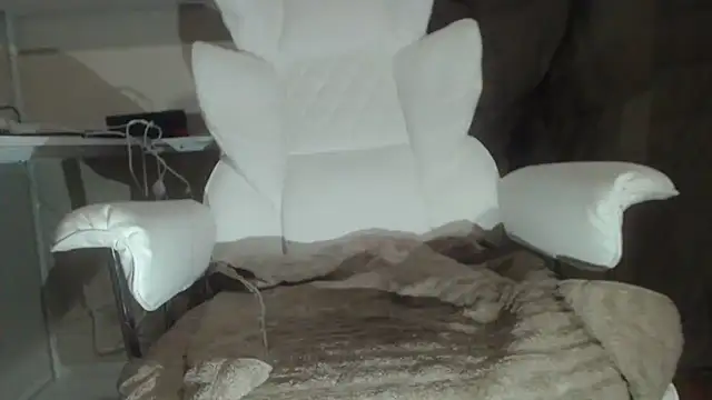 Snapshot of Tecsavy chatting on 02-17-26, 01:02 Tecsavy online show from 02-17-26, 01:02