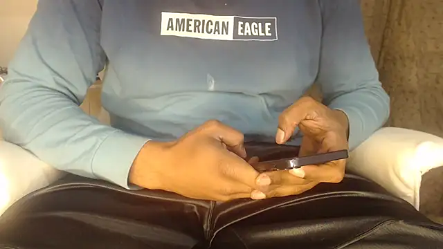 Snapshot of Tecsavy chatting on 03-23-26, 01:59 Tecsavy online show from 03-23-26, 01:59