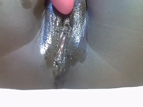 Snapshot of Liza331 chatting on 11-02-25, 02:03 Liza331 online show from 11-02-25, 02:03