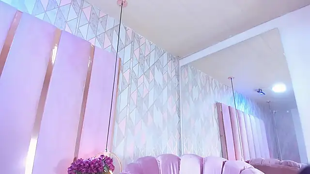 Snapshot of AlinaSweett chatting on 01-11-25, 10:51 AlinaSweett online show from 01-11-25, 10:51