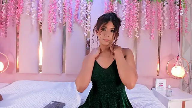 Snapshot of AlinaSweett chatting on 03-10-25, 09:18 AlinaSweett online show from 03-10-25, 09:18