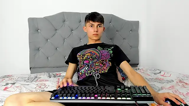 Snapshot of benavides_anthony chatting on 12-05-24, 03:37 benavides anthony online show from 12-05-24, 03:37