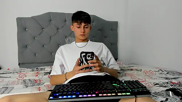 Snapshot of benavides_anthony chatting on 12-07-24, 06:43 benavides anthony online show from 12-07-24, 06:43