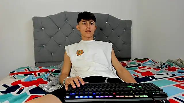 Snapshot of benavides_anthony chatting on 01-24-25, 05:21 benavides anthony online show from 01-24-25, 05:21