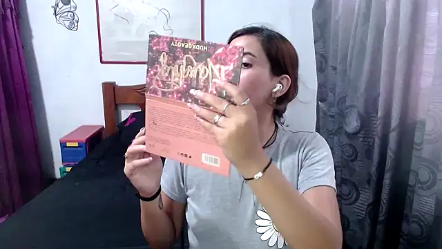 LadyMilk003 online show from 11-13-25, 04:28