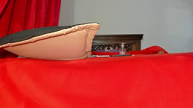 Karentatiana  online show from 12-25-24, 01:42
