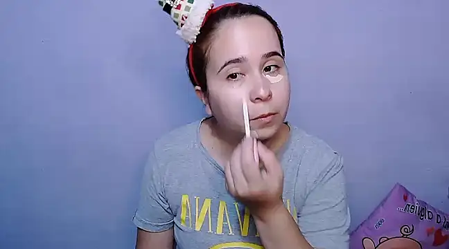 Snapshot of SubLayla01 chatting on 01-04-25, 05:58 SubLayla01 online show from 01-04-25, 05:58