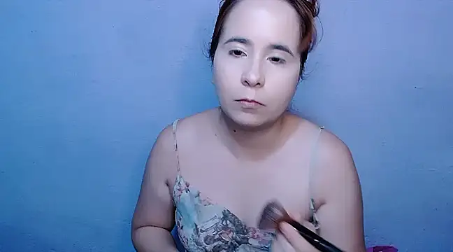 Snapshot of SubLayla01 chatting on 01-27-25, 05:48 SubLayla01 online show from 01-27-25, 05:48