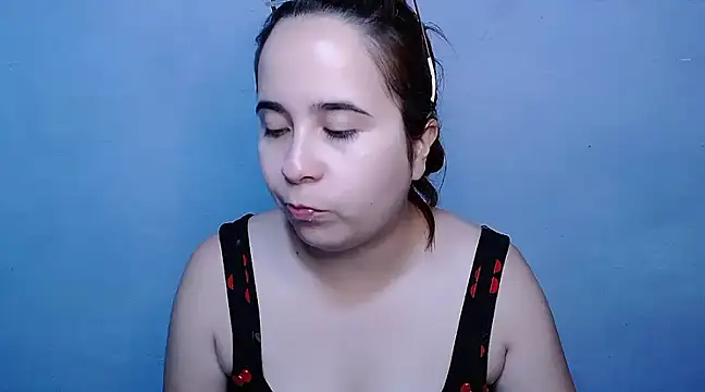 Snapshot of SubLayla01 chatting on 01-30-25, 06:21 SubLayla01 online show from 01-30-25, 06:21