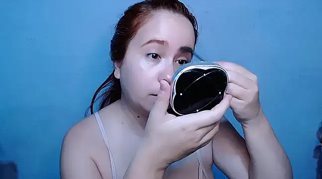 Snapshot of SubLayla01 chatting on 02-04-25, 11:27 SubLayla01 online show from 02-04-25, 11:27