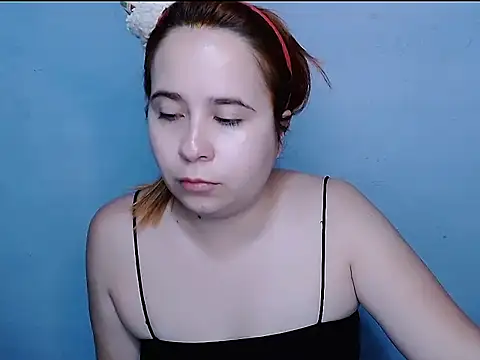 Snapshot of SubLayla01 chatting on 09-15-25, 05:46 SubLayla01 online show from 09-15-25, 05:46