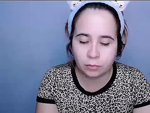 Snapshot of SubLayla01 chatting on 10-14-25, 05:36 SubLayla01 online show from 10-14-25, 05:36