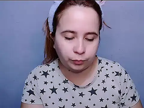 Snapshot of SubLayla01 chatting on 10-28-25, 05:15 SubLayla01 online show from 10-28-25, 05:15