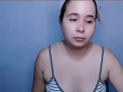 Snapshot of SubLayla01 chatting on 11-01-25, 05:15 SubLayla01 online show from 11-01-25, 05:15