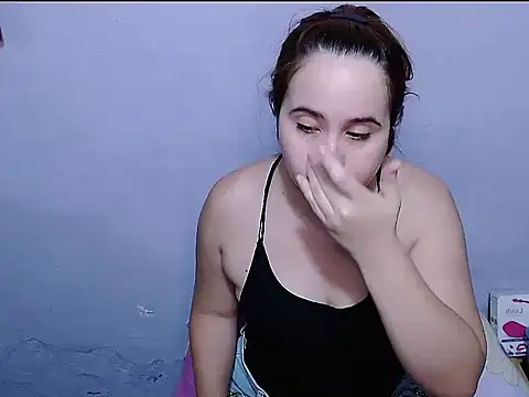 Snapshot of SubLayla01 chatting on 11-15-25, 05:31 SubLayla01 online show from 11-15-25, 05:31