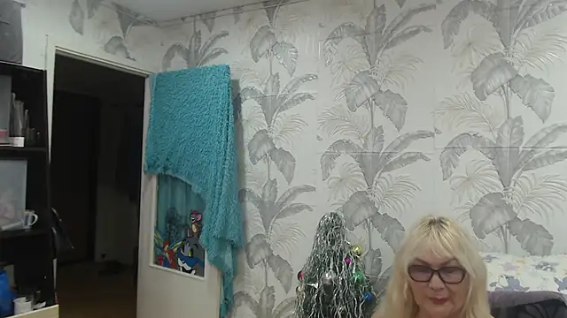 CamDiva113 online show from 01-02-25, 12:13