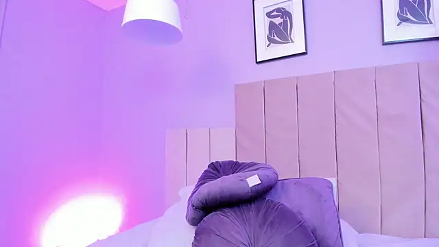 April bowie online show from 01-17-25, 03:00