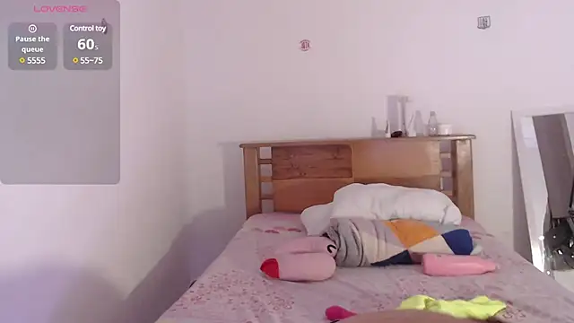 Snapshot of _Camilla_Castellar chatting on 01-23-25, 10:22 Camilla Castellar online show from 01-23-25, 10:22