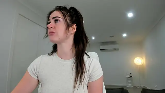 aus queen online show from 10-26-25, 01:44