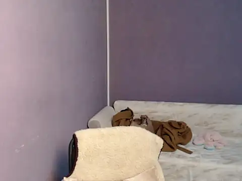 Snapshot of so_shy chatting on 11-06-25, 08:15 so shy online show from 11-06-25, 08:15