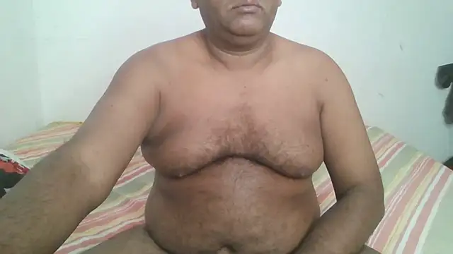 Snapshot of Beargryzzly chatting on 12-05-24, 03:15 Beargryzzly online show from 12-05-24, 03:15