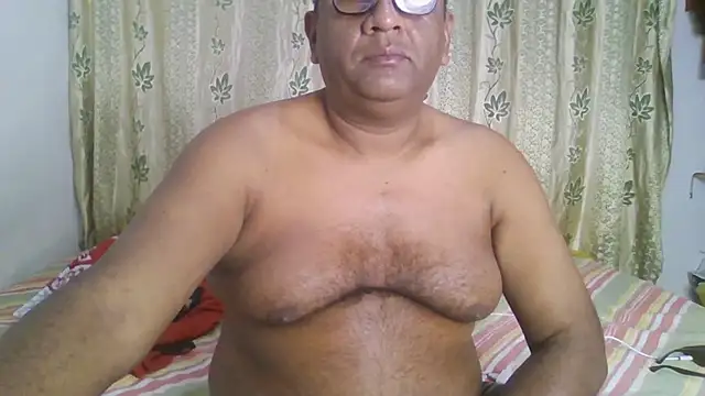 Snapshot of Beargryzzly chatting on 01-22-25, 03:31 Beargryzzly online show from 01-22-25, 03:31