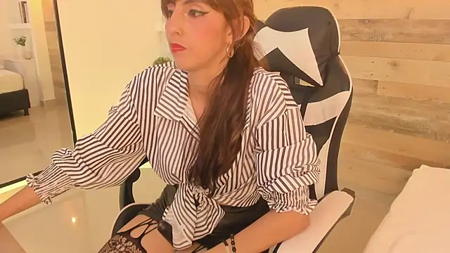 candy summer28 online show from 02-26-26, 12:20