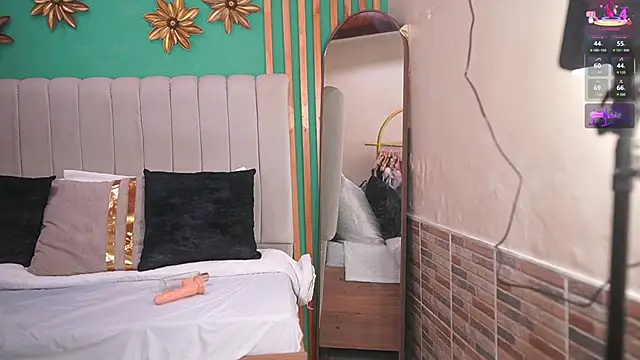 katlyn martins online show from 09-24-25, 07:06