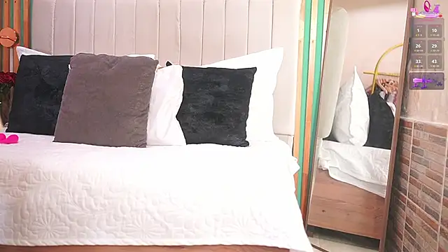 katlyn martins online show from 10-13-25, 02:39