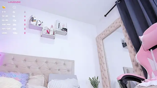 lorennahernandez01 online show from 10-09-25, 11:30